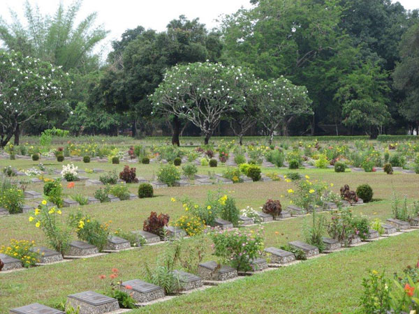 Thanbyuzayat War Cemetery
Thanbyuzayat War Cemetery - Australian section
Keywords: 20131030b