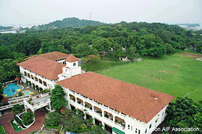 Blakang Mati
Overlooking the Sijori Sentosa Resort and football field on Sentosa. Mount Serapong can be seen in the background.
Keywords: 061226