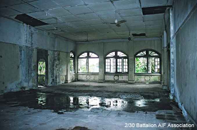 Blakang Mati
Inside one of the disused colonial era buildings on Sentosa in 2003.
Keywords: 061226