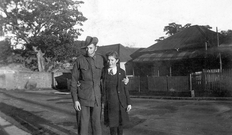 "Legs" Hall and his sister?
Left to right:

1) NX2174 - HALL, Walter Edward (Legs), Pte. - B Company, 10 Platoon 
2) Unknown
Keywords: 20101027a