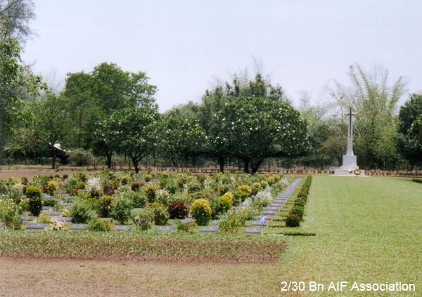 Thanbyuzayat War Cemetery
General view of the Cemetery, showing some of the graves and the Cross of Sacrifice
Keywords: Thanbyuzayat