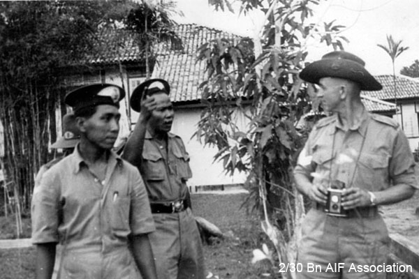 On leave in Batu Pahat, 1941
At right: NX47951 - NAGLE, Athol Gervase, L/Sgt. - B Ord. Room
Keywords: batupahat